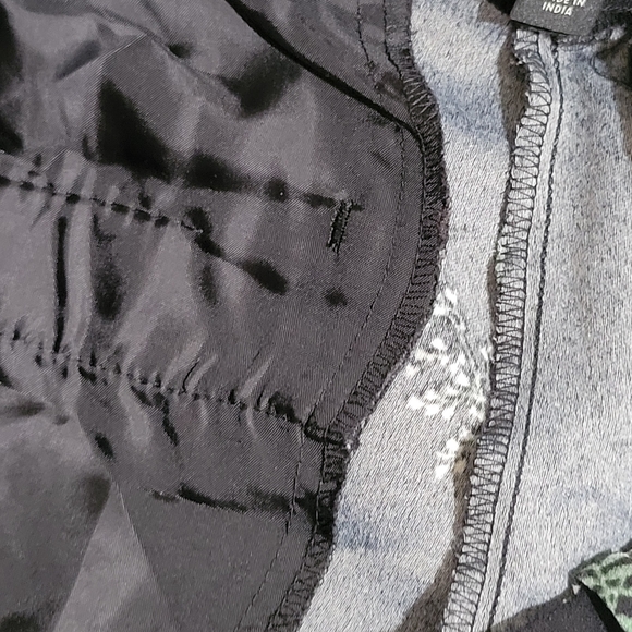 Ann Taylor Women's Floral Wide Leg Crop Trouser Parts Size 6 Flowy Black - Picture 10 of 11